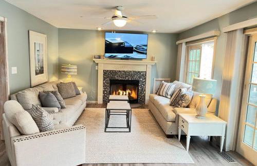 LakePath Beach House - XL hot tub, walk to beach - Foto 23