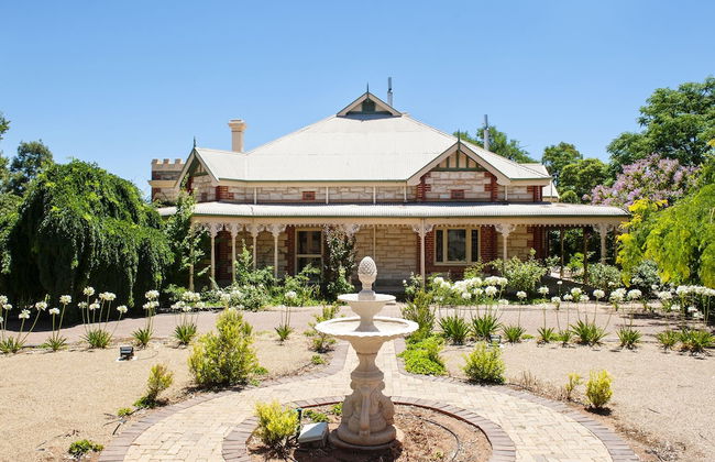 Cockburn House - Photo 1