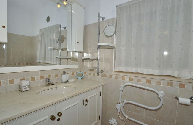 Semi-detached Villa With 1 Bedroom Located Near Meia Praia Beach - Lagos - Foto 13