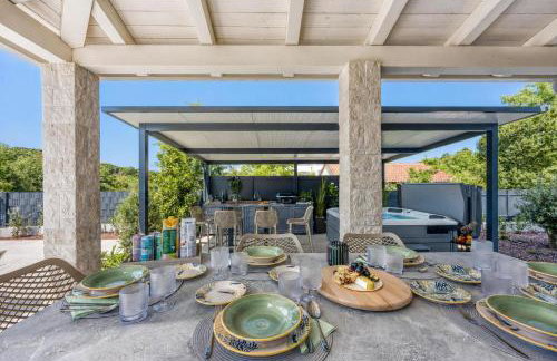 Villa Aria with heated Pool and Whirlpool - Happy Rentals - Foto 34