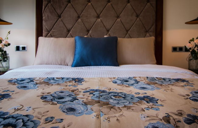 Rococo Residence - Photo 10