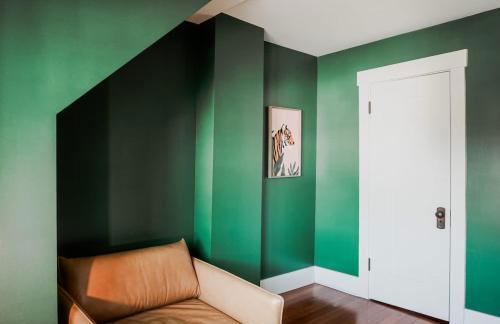 Gorgeous Eccentric Family Home with Cowboy Pool - Foto 47