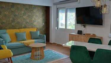 Urban Garden Suite-Samos Center - Photo 2