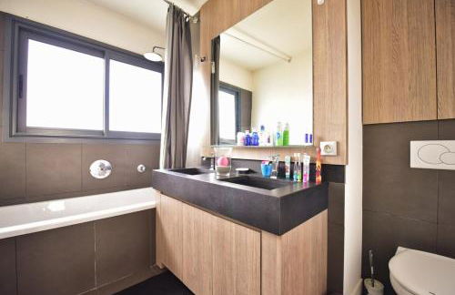 Contemporary Villa with Pool & Jacuzzi - Foto 14