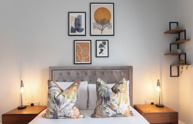 Elliot Oliver -Stylish 2 Bedroom Apartment With Parking In The Docks - Photo 2