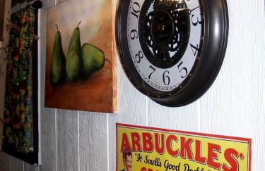 Cozy Wood Shed Tiny House Near Old Hickory Lake w/ Full Kitchen, Fire Pit & Breakfast - Foto 30