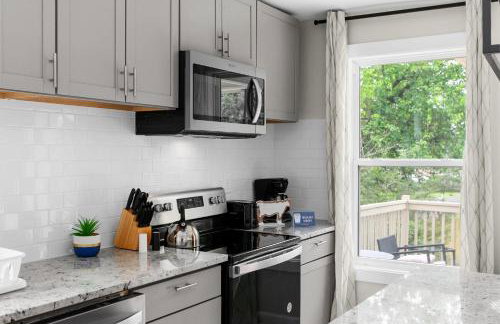 10 Min to Downtown-Modern in Magic City-Both Units - Foto 36