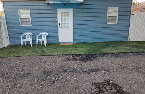 Country Blue Getaway by the Ranch Fields - Foto 26