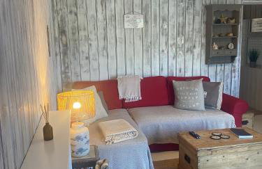 Isle 2-bed Retreat- Sleeps 4, Garden & Games Room - Foto 13