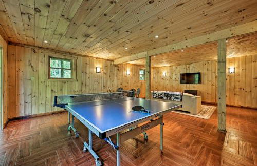 Private Chester Home with Deck, Mins to Skiing! - Photo 24