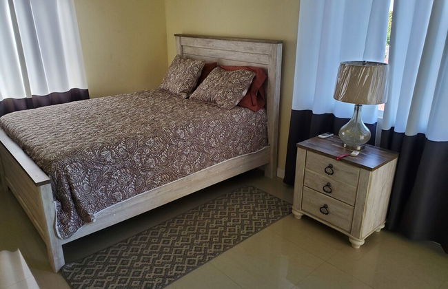 Rochester Modern Chic Apartment - Photo 7