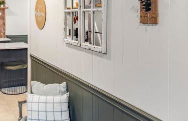 Italy Inspired Lakeview Chalet with Hot Tub - Foto 27