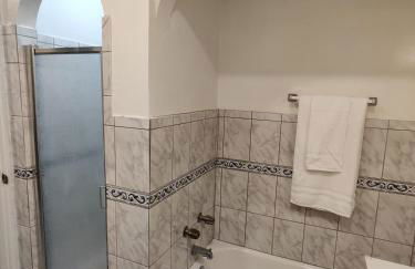 sofi intuit cozy home free parking queen beds - Foto 5