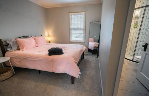 Historic Route-66 Bungalow - Photo 16