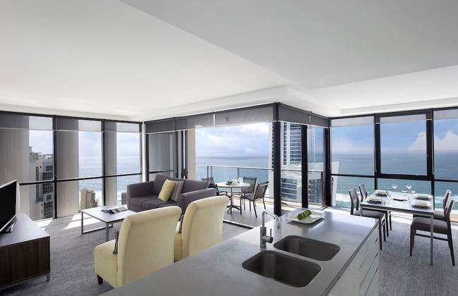 Mantra Circle on Cavill - Photo 56