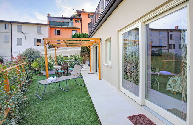 Caffe Priscilla House Parking & Lakeview - Foto 27