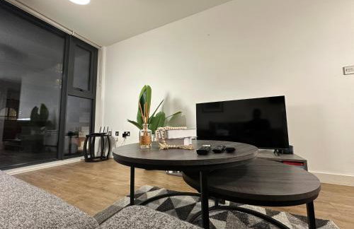 Cozy City Centre Apartment with Free Gym and Free Coffee - Photo 33