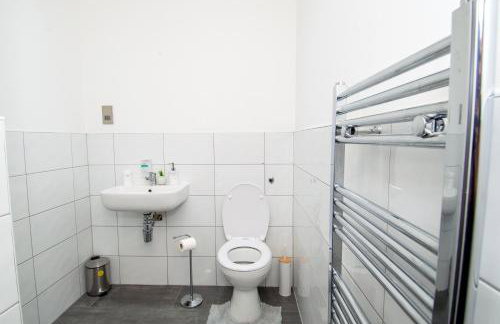 2BR Flat WiFi, Parking Contractors & Families - Foto 76