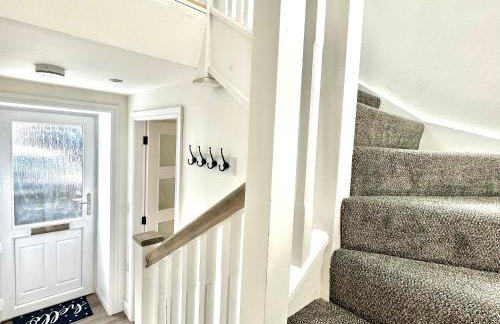 Central, Stylish - 2 Bed Property, The Stable @ Warrenfield, Free WiFi & Parking - Foto 3