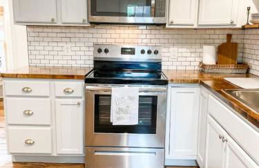 New Studio Apt w KING Bed 1mi to Columbias Sq - Foto 23