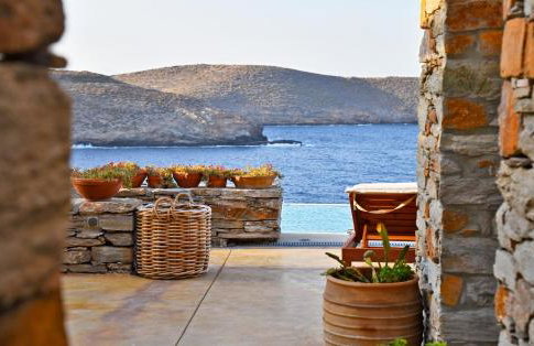 The Charming Waterfront Retreat, with a swimming pool & direct access to the sea, ideal for large families, or a group of friends - Foto 9