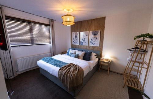 Spacious 3-Bed Home with Free Off-Street Parking Near Newcastle - Foto 1