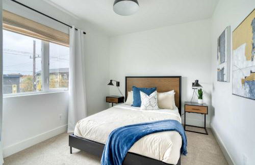 The Cascadia Retreat - Luxury Home - 90 WalkScore - Photo 15