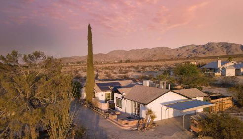 Boho Joshua Tree Escape w/ Firepit, Courtyard & Epic Views Asteroid by Avantstay - Foto 2, Other