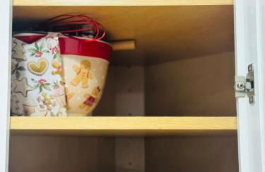 Bright Home for Family and Groups with Patio - Foto 10