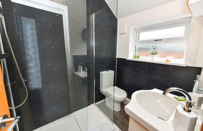 Long Eaton Modern 4bed House - Foto 33