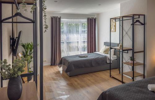 ImmoStay G#1 Ferienhaus - Parken & WiFi, 2 Balkone und 2 Bäder,4K - Foto 9