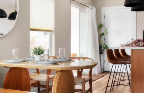 Sunflower House - Luxe Retreat with Sauna & Hot Tub - Foto 14