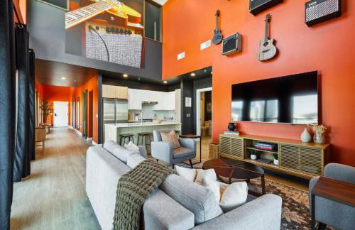 The Rhythm and Rooftop Penthouse Walk To Broadway with Pool and Amazing Views - Foto 8