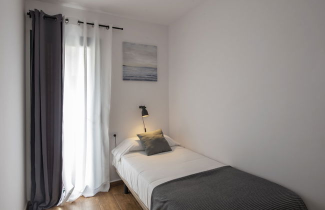 Apartamentos Los Rosales - Photo 9