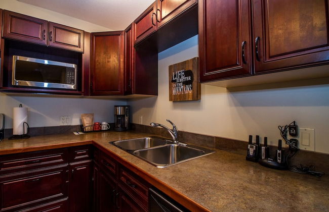 Give Something Back Retreat by Revelstoke Vacations - Photo 5