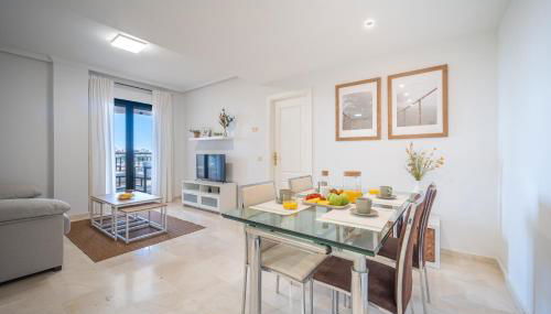 Wonderful Golf & Beach Apartment with front Seaview and Pool - Foto 5