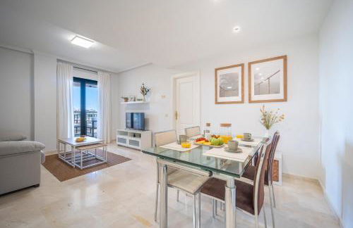 Wonderful Golf & Beach Apartment with front Seaview and Pool - Foto 5