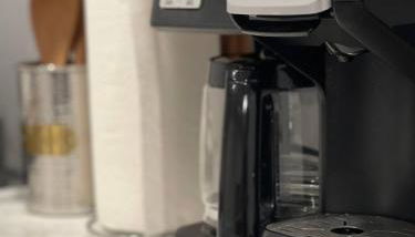 Brand New Guest Suite + Full Kitchen + Parking - Foto 5