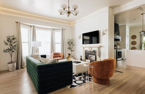 Luxe Victorian Retreat • Walk to Downtown - Foto 44