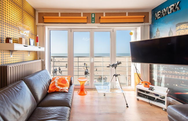 Vintage Apartment With sea View in Ostend - Photo 1