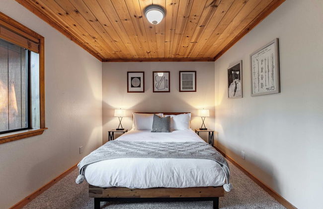 Whiskey Springs by Avantstay Classic Cabin Near Tahoe Donner Ski Area! - Foto 21