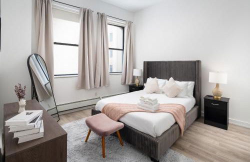 Chic 1BD with Rooftop W/D in Unit Downtown - Foto 15