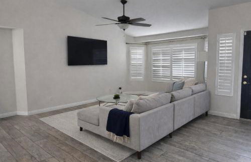 Luxury 4 Bedroom Home Pool Big Yard San Bernardino - Foto 22