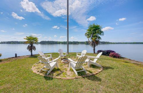 Dock and Fire Pit Stunning Lake Sinclair Home! - Foto 3