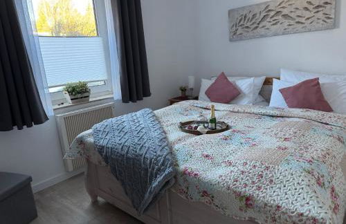 SOLund - Sonne im Herzen - ruhige und sonnige Ferienwohnung mit Terrasse und Garten nahe Strand und Ostsee - Foto 2