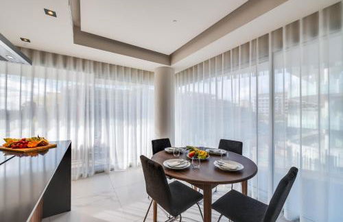 Newly Built 3 BDRM Luxury Apt Close to the Beach - Photo 19