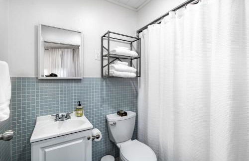 Riverfront Retreat - 2 Units - 3BR - Free Parking - Foto 25