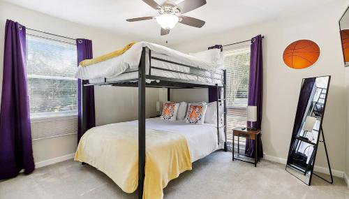 LSU Slammer Arcade 4 5 mile to LSU Private Yard - Foto 5