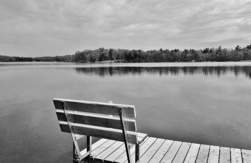Lakefront Cabin with Private Dock Boat, Fish and Swim - Foto 24