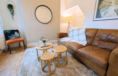 The Heritage Hideaway - King bed, Free parking, Walk to c-centre & Hospital - Foto 9